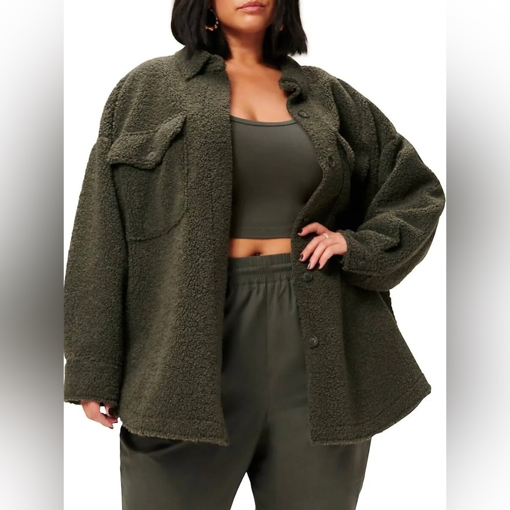 GOOD AMERICAN women’s Contour Faux Shearling Jacket